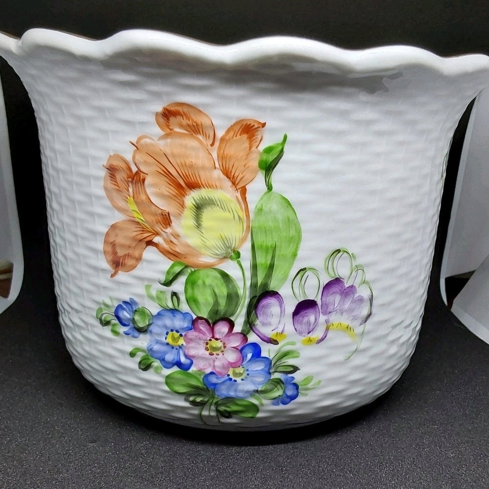 HEREND PORCELAIN HANDPAINTED FLORAL MULTI COLOR BASKET CACHEPOT-RARE